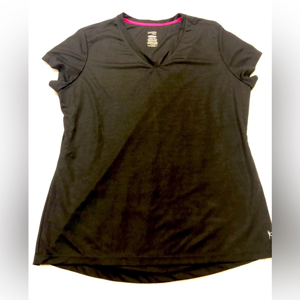 🐠 Danskin black top.
